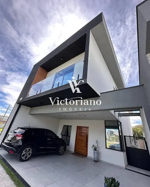 Foto 1 de Casa de Condomínio com 4 quartos à venda, 200m2 em Jardim Jacinto, Jacarei - SP
