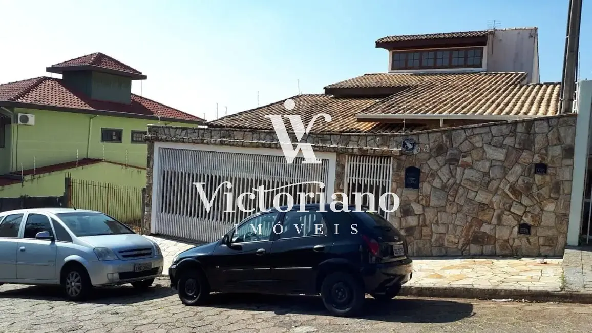 Foto 2 de Casa com 3 quartos à venda, 250m2 em Cidade Jardim, Jacarei - SP