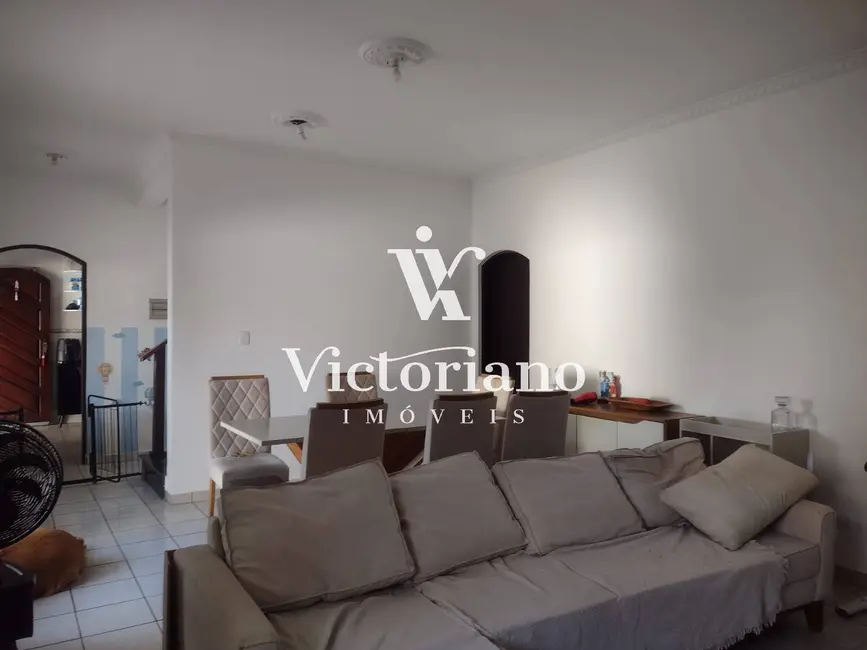 Foto 5 de Casa com 4 quartos à venda, 300m2 em Jardim Santa Maria, Jacarei - SP