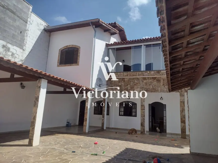 Foto 1 de Casa com 4 quartos à venda, 300m2 em Jardim Santa Maria, Jacarei - SP