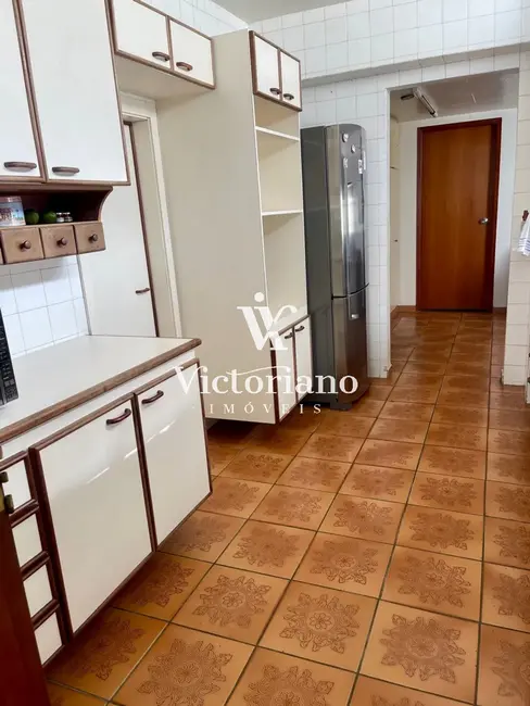 Foto 9 de Casa com 6 quartos à venda, 600m2 em Centro, Jacarei - SP