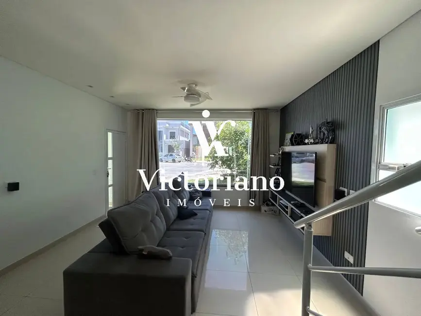 Casa de Condomínio com 3 quartos à venda, 231m2 em Jardim Jacinto, Jacarei - SP - imagem 4 Foto 4 de Casa de Condomínio com 3 quartos à venda, 231m2 em Jardim Jacinto, Jacarei - SP