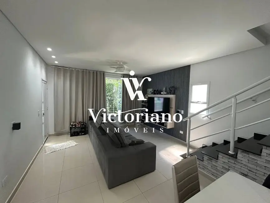 Casa de Condomínio com 3 quartos à venda, 231m2 em Jardim Jacinto, Jacarei - SP - imagem 5 Foto 5 de Casa de Condomínio com 3 quartos à venda, 231m2 em Jardim Jacinto, Jacarei - SP