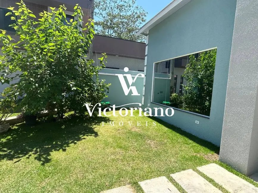 Casa de Condomínio com 3 quartos à venda, 231m2 em Jardim Jacinto, Jacarei - SP - imagem 3 Foto 3 de Casa de Condomínio com 3 quartos à venda, 231m2 em Jardim Jacinto, Jacarei - SP