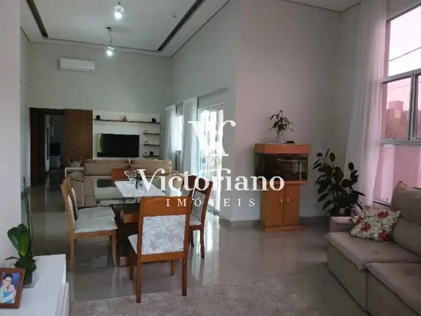 Foto 2 de Casa de Condomínio com 3 quartos à venda, 282m2 em Jardim Residencial Golden Park, Jacarei - SP