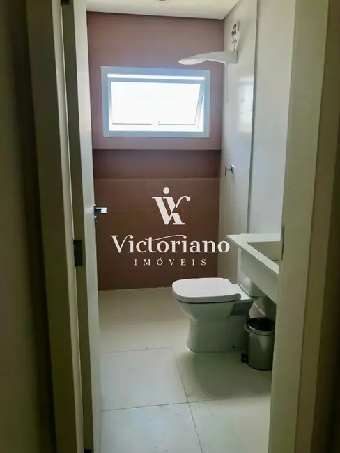 Foto 9 de Casa de Condomínio com 4 quartos à venda, 212m2 em Jardim Jacinto, Jacarei - SP