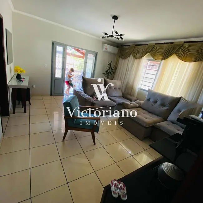 Foto 8 de Casa com 3 quartos à venda, 250m2 em Sao Jose Dos Campos - SP