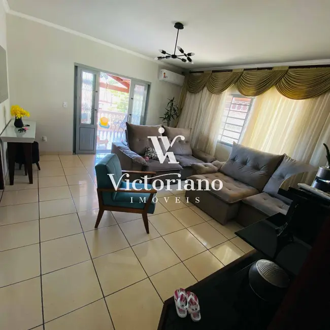 Foto 9 de Casa com 3 quartos à venda, 250m2 em Sao Jose Dos Campos - SP