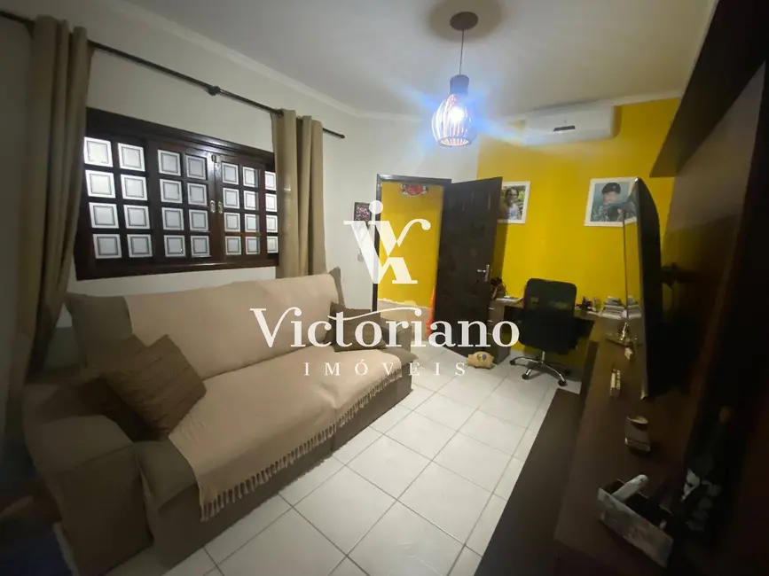 Casa com 3 quartos à venda, 150m2 em Sao Jose Dos Campos - SP - imagem 4 Foto 4 de Casa com 3 quartos à venda, 150m2 em Sao Jose Dos Campos - SP