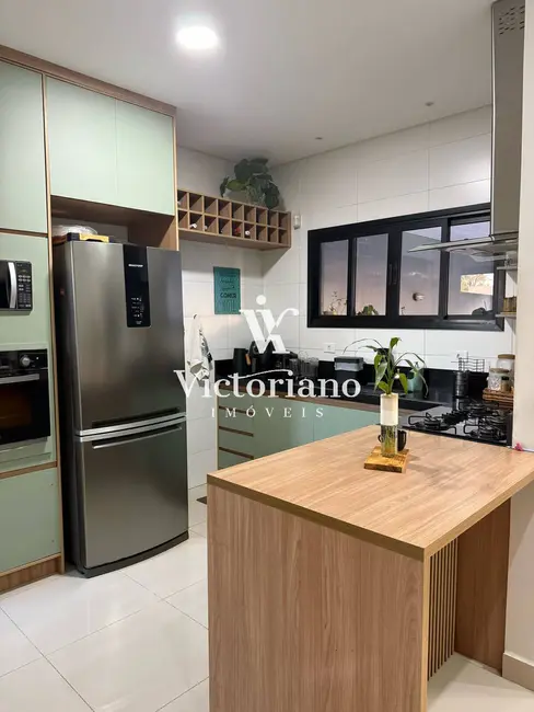 Foto 2 de Casa com 3 quartos à venda, 175m2 em Loteamento Villa Branca, Jacarei - SP