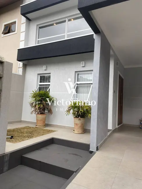 Foto 1 de Casa com 3 quartos à venda, 250m2 em Loteamento Villa Branca, Jacarei - SP