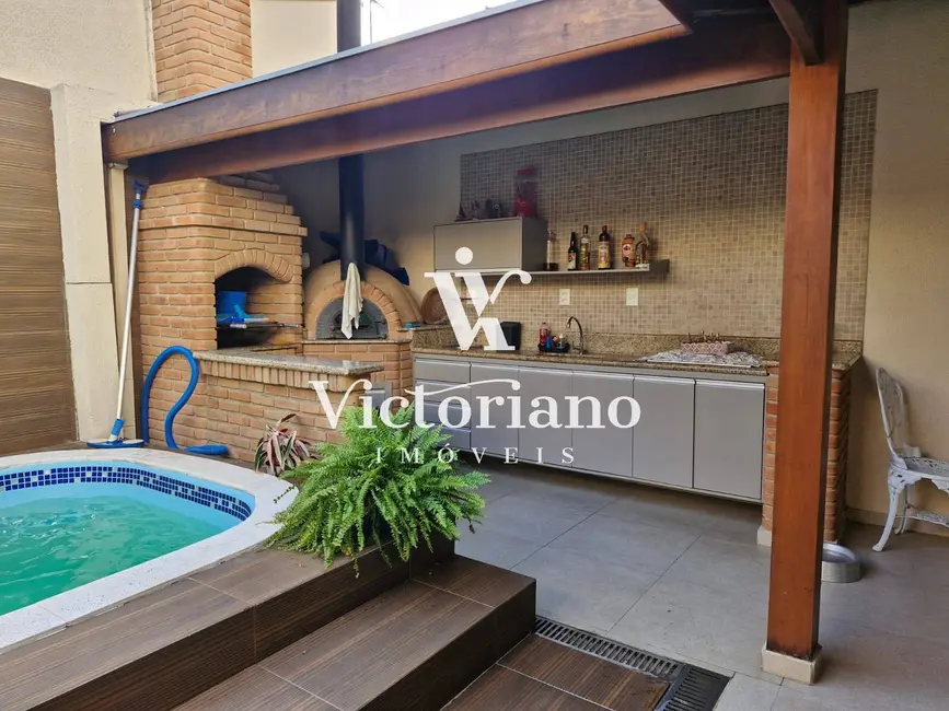 Foto 1 de Casa de Condomínio com 3 quartos à venda, 100m2 em Loteamento Villa Branca, Jacarei - SP