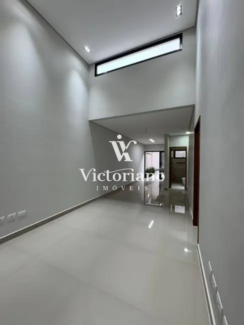 Foto 4 de Casa com 3 quartos à venda, 200m2 em Jardim Jacinto, Jacarei - SP