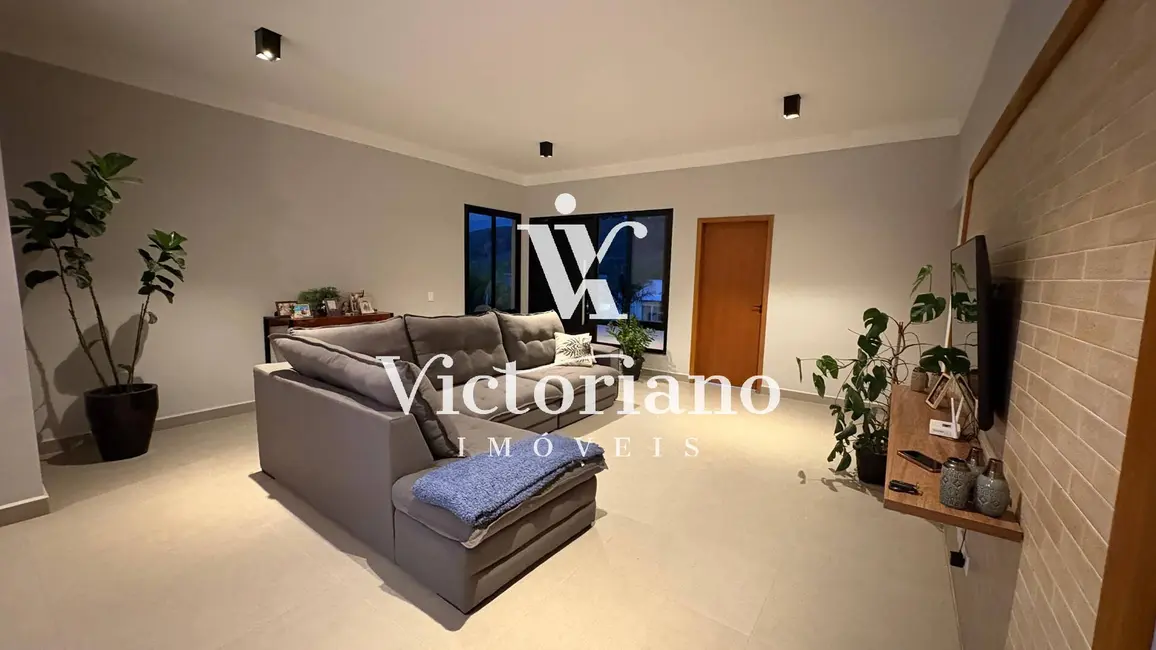 Foto 4 de Casa de Condomínio com 3 quartos à venda, 298m2 em Condomínio Parque Vale dos Lagos, Jacarei - SP