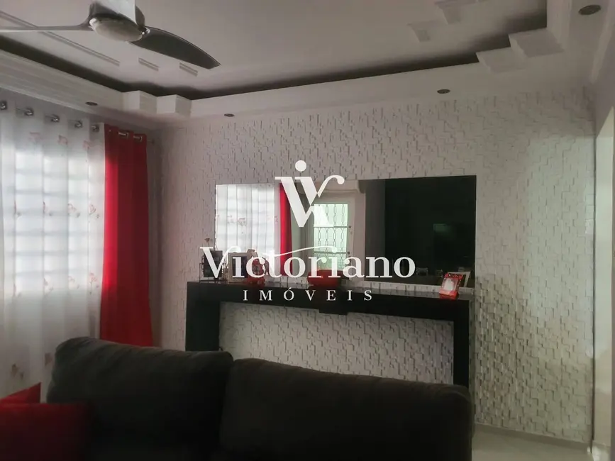 Foto 1 de Casa com 2 quartos à venda, 140m2 em Parque dos Príncipes, Jacarei - SP