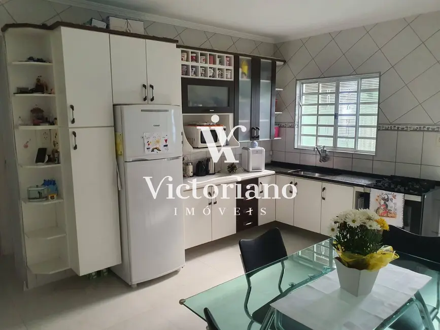 Foto 8 de Casa com 2 quartos à venda, 140m2 em Parque dos Príncipes, Jacarei - SP