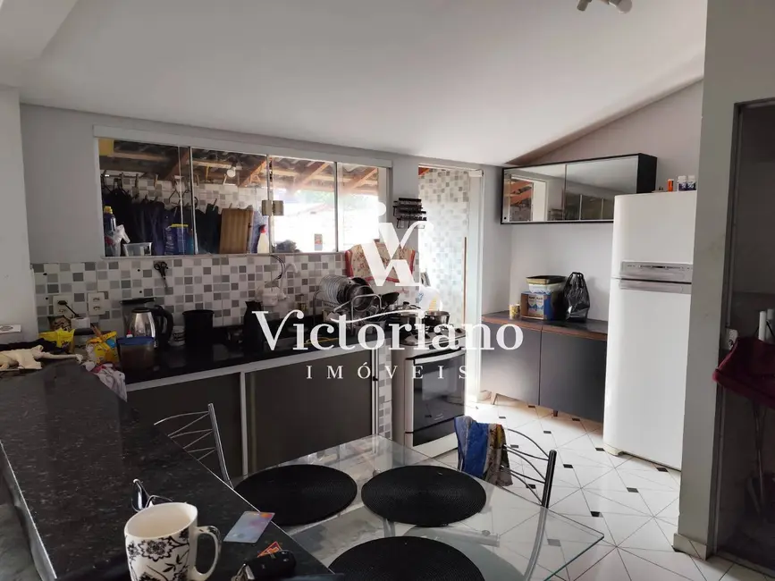 Sobrado com 4 quartos à venda, 180m2 em Sao Jose Dos Campos - SP - imagem 2 Foto 2 de Sobrado com 4 quartos à venda, 180m2 em Sao Jose Dos Campos - SP