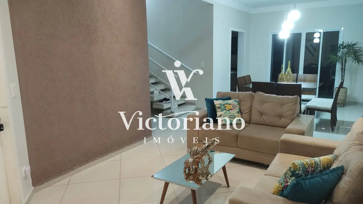 Foto 3 de Casa de Condomínio com 3 quartos à venda, 251m2 em Parque Califórnia, Jacarei - SP