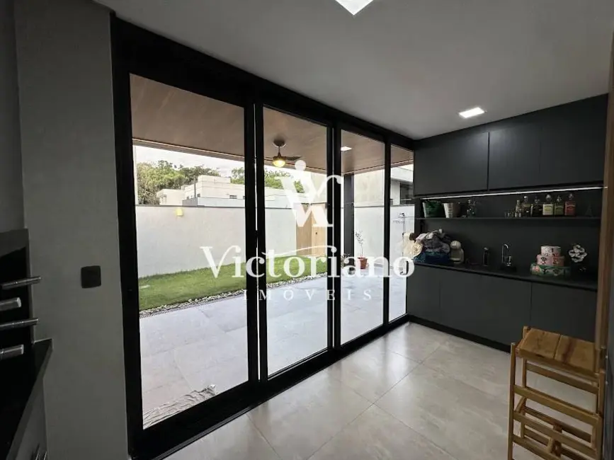 Foto 4 de Casa de Condomínio com 4 quartos à venda, 200m2 em Jardim Jacinto, Jacarei - SP