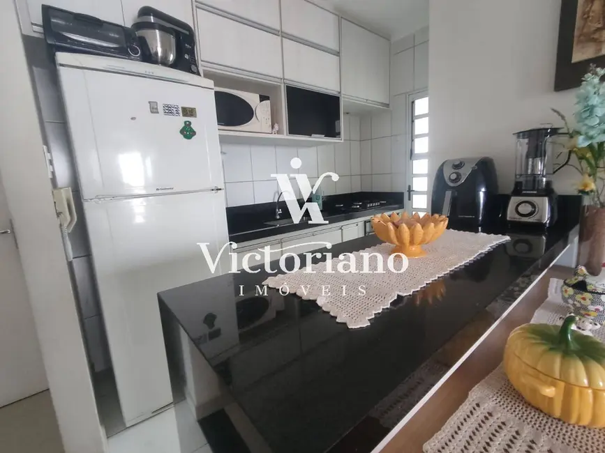 Foto 1 de Apartamento com 2 quartos à venda, 64m2 em Jardim Califórnia, Jacarei - SP