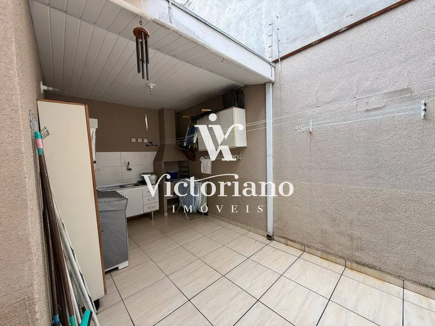 Casa com 3 quartos à venda, 150m2 em Sao Jose Dos Campos - SP - imagem 5 Foto 5 de Casa com 3 quartos à venda, 150m2 em Sao Jose Dos Campos - SP