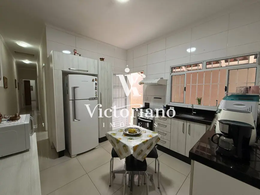Casa com 3 quartos à venda, 150m2 em Sao Jose Dos Campos - SP - imagem 8 Foto 8 de Casa com 3 quartos à venda, 150m2 em Sao Jose Dos Campos - SP