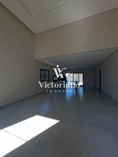 Casa de Condomínio com 3 quartos à venda, 300m2 em Cacapava - SP - imagem 4 Foto 4 de Casa de Condomínio com 3 quartos à venda, 300m2 em Cacapava - SP