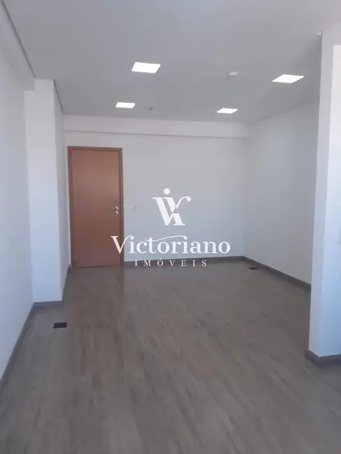 Sala Comercial à venda e para alugar, 28m2 em Centro, Jacarei - SP - imagem 9 Foto 9 de Sala Comercial à venda e para alugar, 28m2 em Centro, Jacarei - SP