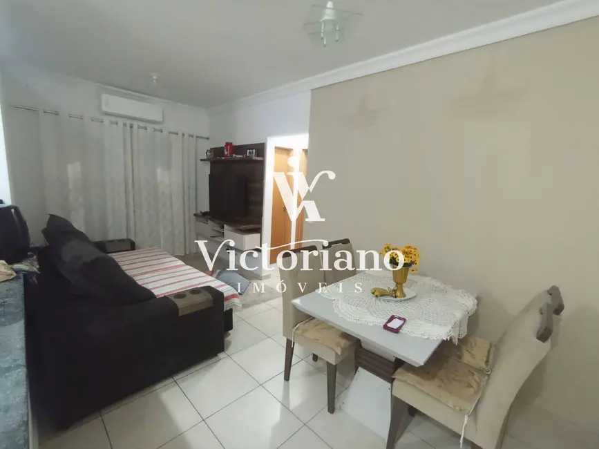 Foto 1 de Apartamento com 2 quartos à venda, 54m2 em São João, Jacarei - SP