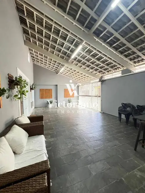 Casa com 3 quartos à venda, 250m2 em Cidade Jardim, Jacarei - SP - imagem 2 Foto 2 de Casa com 3 quartos à venda, 250m2 em Cidade Jardim, Jacarei - SP