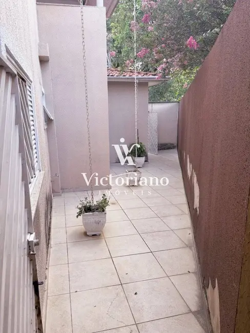 Foto 3 de Casa com 3 quartos à venda, 300m2 em Parque Itamarati, Jacarei - SP