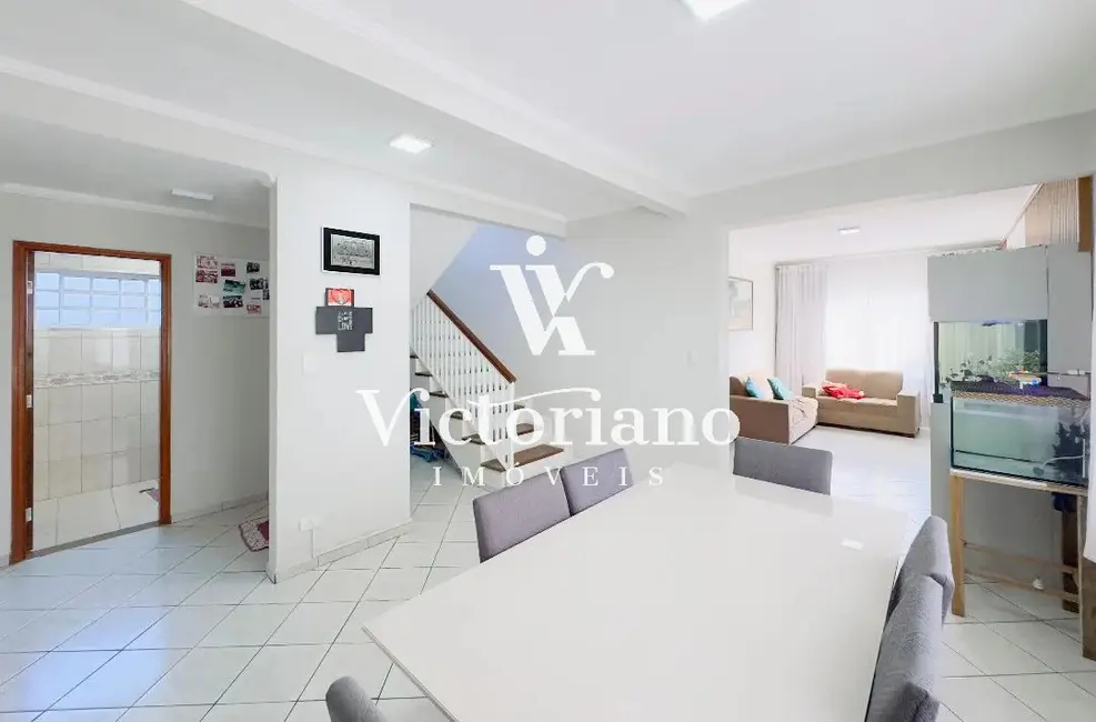 Foto 1 de Casa com 4 quartos à venda, 360m2 em Parque Santo Antônio, Jacarei - SP