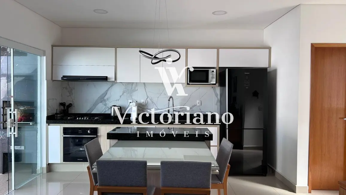 Foto 4 de Casa com 3 quartos à venda, 175m2 em Loteamento Villa Branca, Jacarei - SP