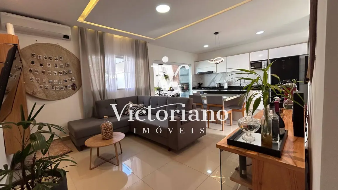 Foto 3 de Casa com 3 quartos à venda, 175m2 em Loteamento Villa Branca, Jacarei - SP