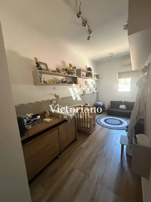 Foto 9 de Casa de Condomínio com 3 quartos à venda, 200m2 em Jardim Califórnia, Jacarei - SP