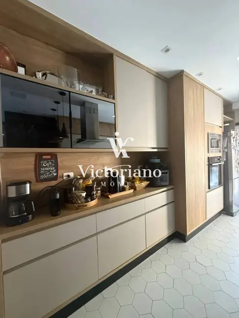 Foto 3 de Casa de Condomínio com 3 quartos à venda, 200m2 em Jardim Califórnia, Jacarei - SP