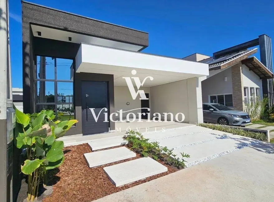 Foto 1 de Casa de Condomínio com 3 quartos à venda, 130m2 em Jardim Jacinto, Jacarei - SP