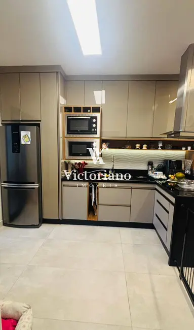 Casa de Condomínio com 3 quartos à venda, 130m2 em Jardim Jacinto, Jacarei - SP - imagem 5 Foto 5 de Casa de Condomínio com 3 quartos à venda, 130m2 em Jardim Jacinto, Jacarei - SP