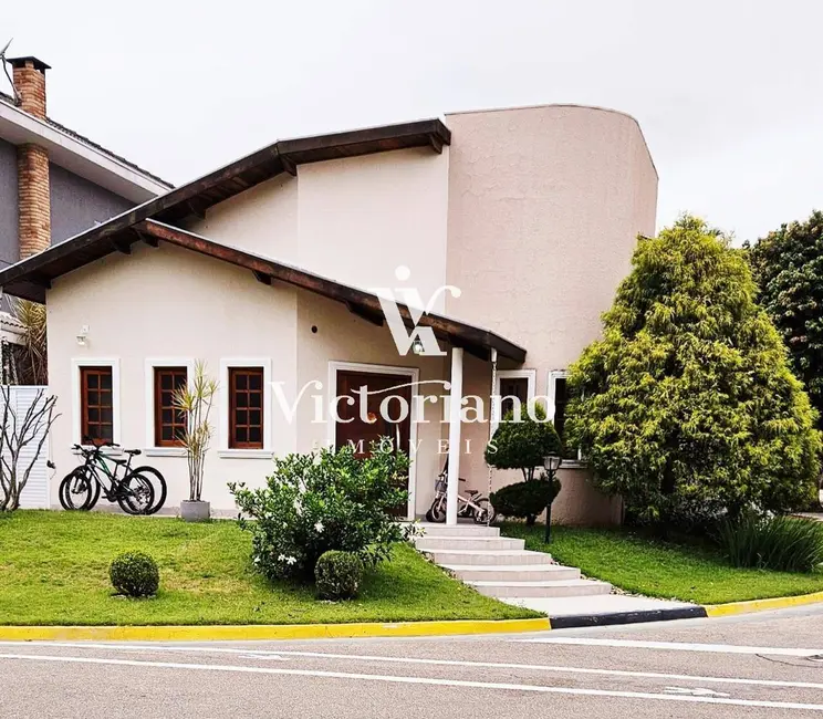 Casa de Condomínio com 3 quartos à venda, 182m2 em Loteamento Villa Branca, Jacarei - SP - imagem 1 Foto 1 de Casa de Condomínio com 3 quartos à venda, 182m2 em Loteamento Villa Branca, Jacarei - SP
