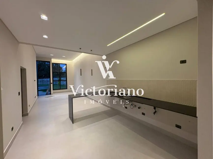 Foto 4 de Casa de Condomínio com 3 quartos à venda, 231m2 em Jardim Jacinto, Jacarei - SP