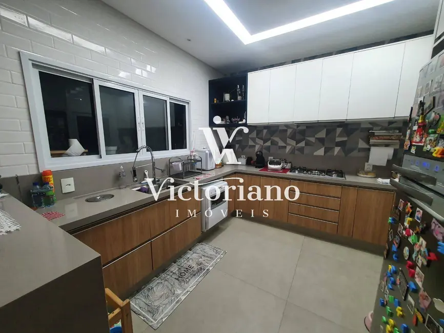 Foto 7 de Casa de Condomínio com 4 quartos à venda, 250m2 em Parque Residencial Maria Elmira, Cacapava - SP