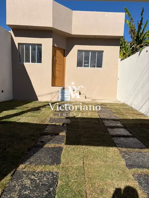 Foto 1 de Casa com 2 quartos à venda, 126m2 em Jardim Santa Marina, Jacarei - SP