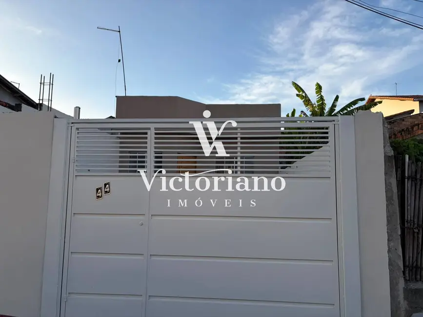 Foto 2 de Casa com 2 quartos à venda, 126m2 em Jardim Santa Marina, Jacarei - SP