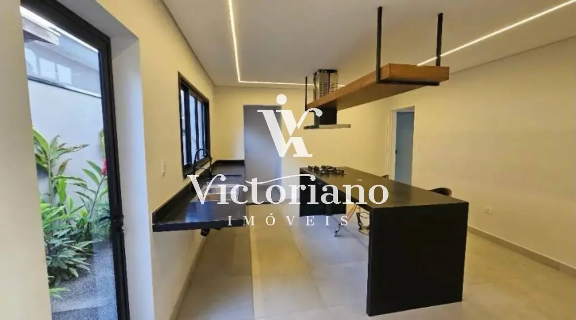 Foto 3 de Casa com 3 quartos à venda, 250m2 em Loteamento Villa Branca, Jacarei - SP