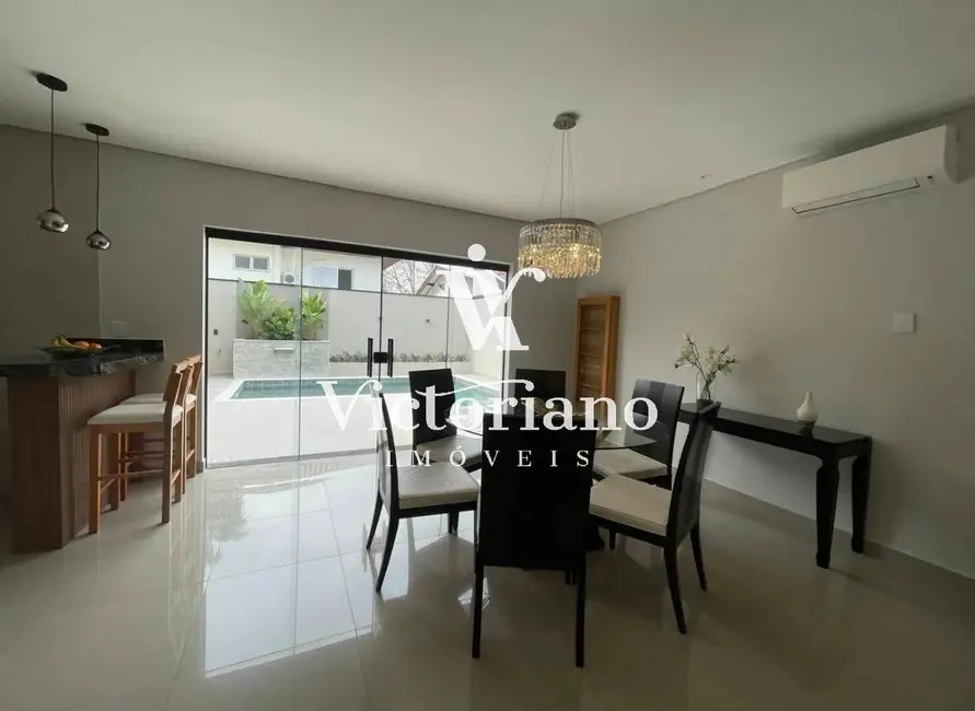 Casa de Condomínio com 3 quartos à venda, 252m2 em Sao Jose Dos Campos - SP - imagem 3 Foto 3 de Casa de Condomínio com 3 quartos à venda, 252m2 em Sao Jose Dos Campos - SP