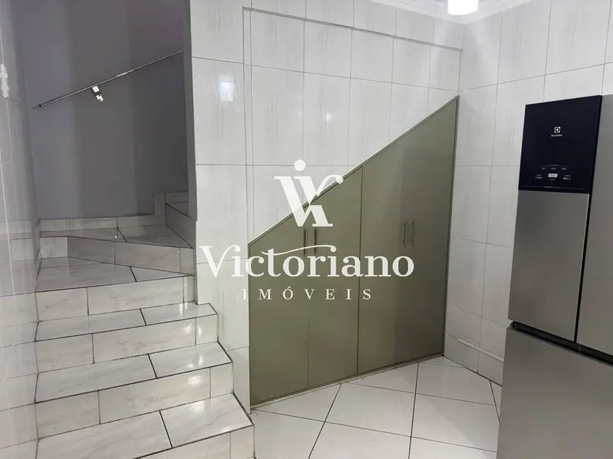 Sobrado com 4 quartos à venda, 250m2 em Sao Jose Dos Campos - SP - imagem 9 Foto 9 de Sobrado com 4 quartos à venda, 250m2 em Sao Jose Dos Campos - SP