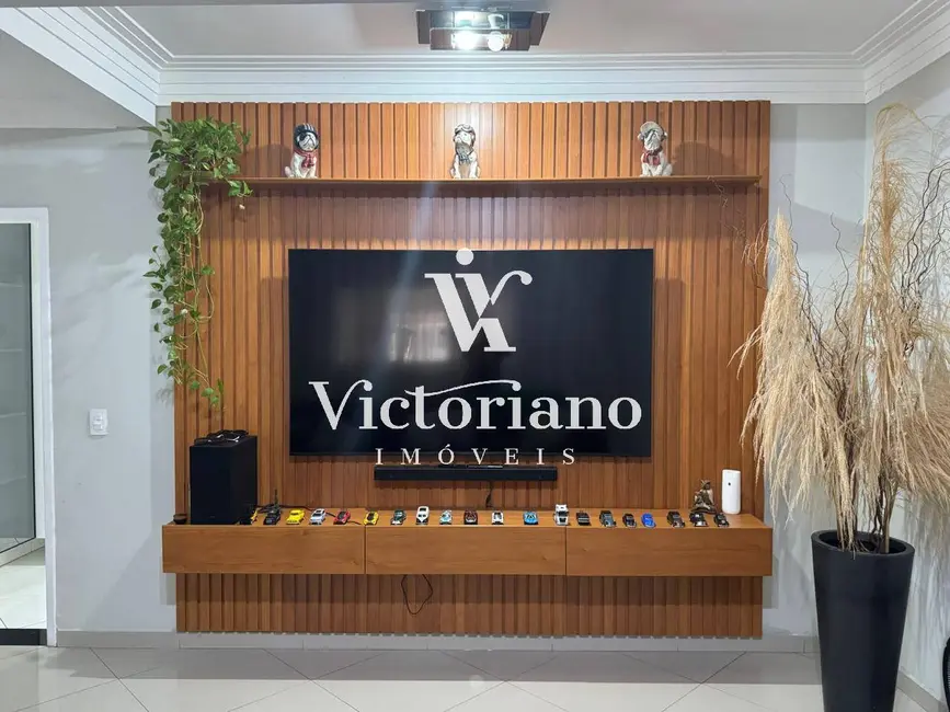 Sobrado com 4 quartos à venda, 250m2 em Sao Jose Dos Campos - SP - imagem 2 Foto 2 de Sobrado com 4 quartos à venda, 250m2 em Sao Jose Dos Campos - SP