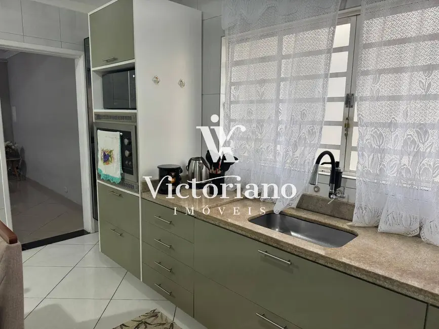 Sobrado com 4 quartos à venda, 250m2 em Sao Jose Dos Campos - SP - imagem 7 Foto 7 de Sobrado com 4 quartos à venda, 250m2 em Sao Jose Dos Campos - SP