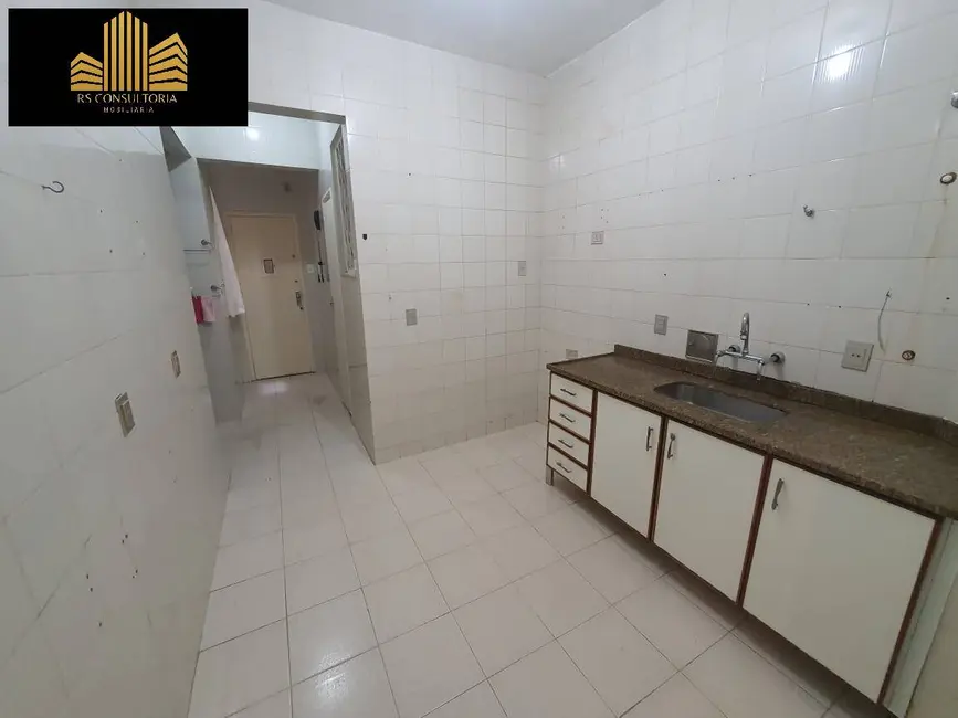 Apartamento com 3 quartos para alugar, 100m2 em Copacabana, Rio De Janeiro - RJ - imagem 5 Foto 5 de Apartamento com 3 quartos para alugar, 100m2 em Copacabana, Rio De Janeiro - RJ