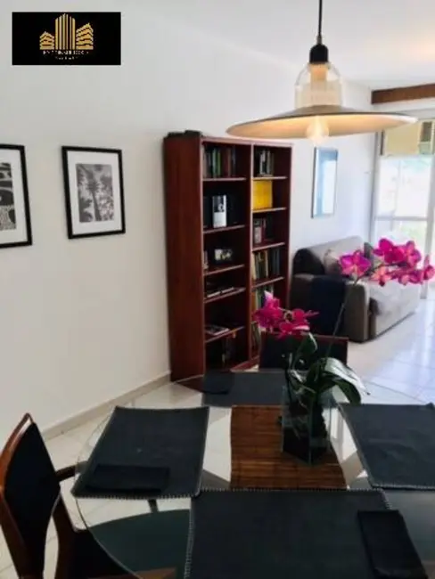 Foto 2 de Apartamento com 3 quartos para alugar, 100m2 em Copacabana, Rio De Janeiro - RJ